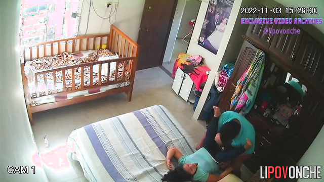 Mexican couple fucked fast before their work (bedroom video)