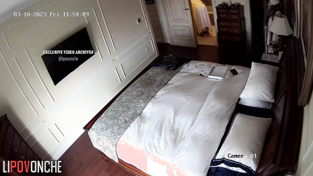 Girl in underwear is going to fuck with new neighbor