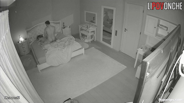 Guy using all her holes what he likes (bedroom porn)