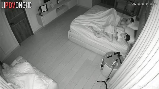 Hot time with lover in the warm bed (blonde enjoying it)