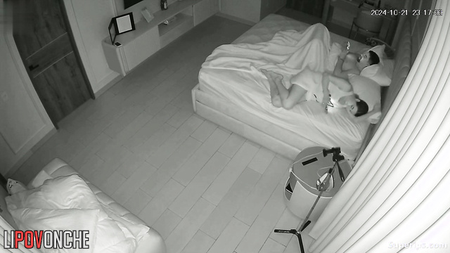 Hot time with lover in the warm bed (blonde enjoying it)