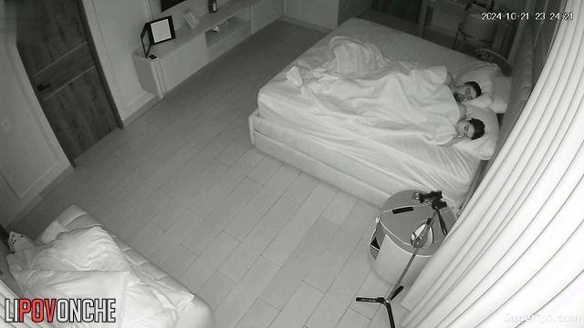Hot time with lover in the warm bed (blonde enjoying it)