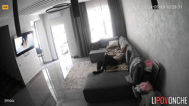 Husband cumed in her sweet mouth and gone away (watch now)