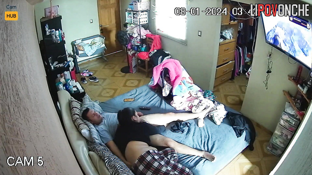 She stopped him from watching TV - hot bedroom video