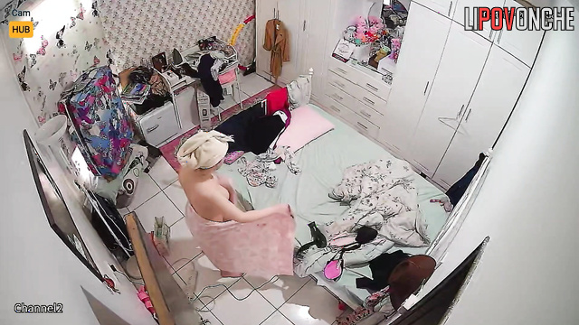 Naked girl drying her hair - watch this hot hidden video