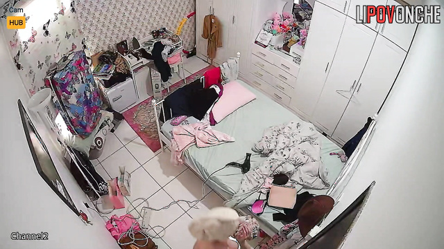 Naked girl drying her hair - watch this hot hidden video