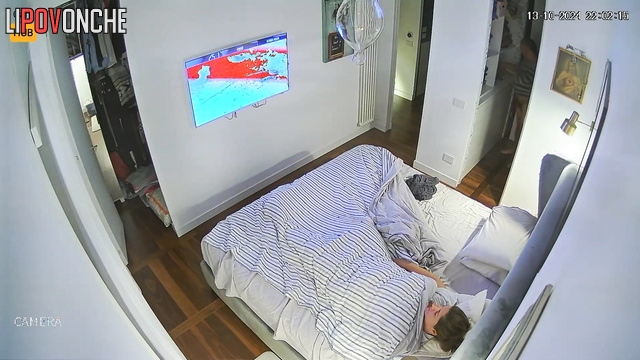 Casual sex after work (married couple) / hidden cam