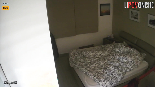 He made her tender things under sheets / bedroom porn