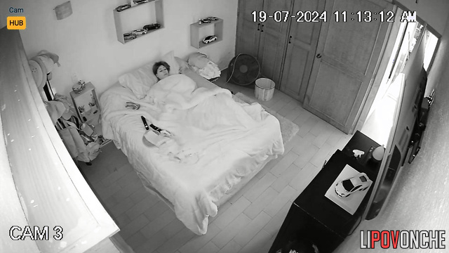 Single lady is going to pleasure herself, watch it now