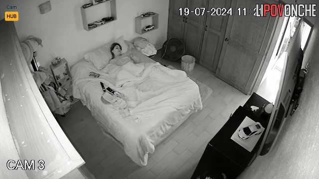 Single lady is going to pleasure herself, watch it now