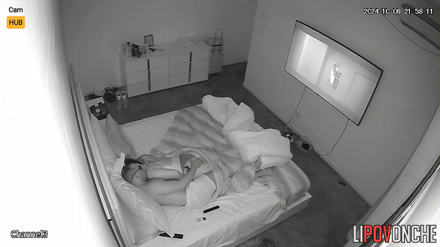 Night sex tape - guy enjoying her warm and sexy mouth