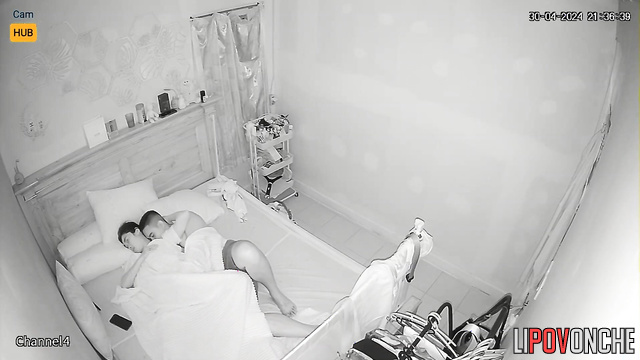 Asian couple fucking so tenderly - bedroom video