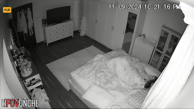 Brunet pleasing his sweet girl at the night, watch live