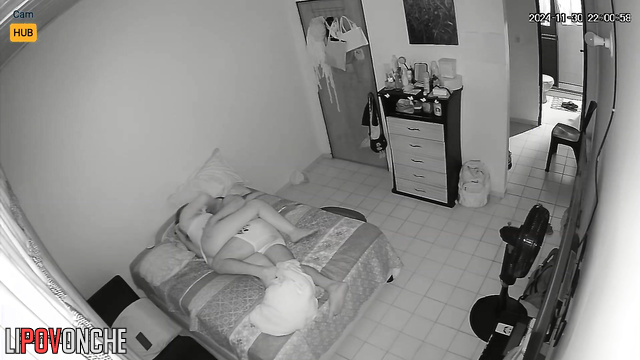 Hidden cam shows the beauty of quiet love in a small room