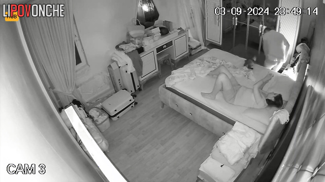 Hugging turned into wild sex - night hidden camera