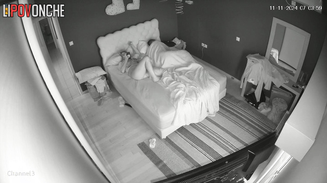 Big beauty woman is really crazy about fuck - bedroom video