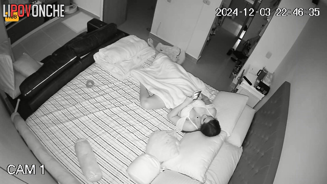 Brunette asked her neighbor to make her bright orgasm