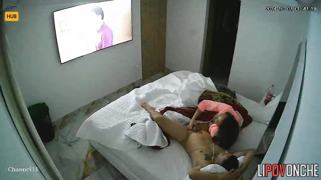 Lady seduced her with a perfect blowjob - sex tape