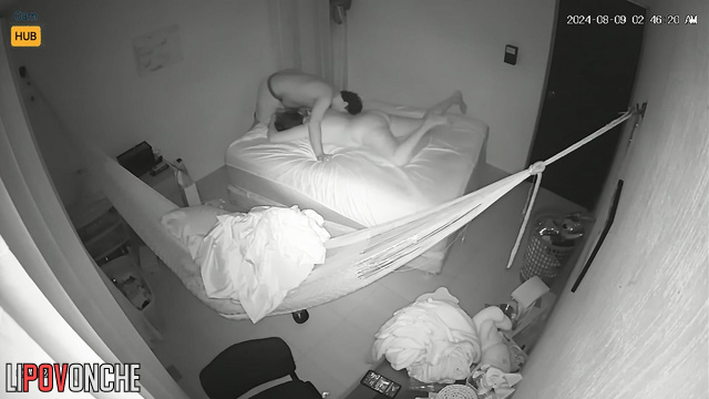 Guy decided to lick her ass before sleep - watch