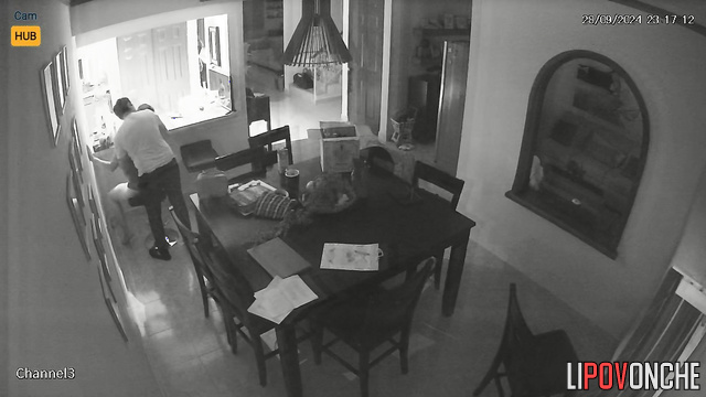 He put her in doggystyle and fucked hard (living room)