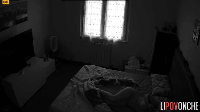 Romantic sex scenes in the dark room / hidden cam