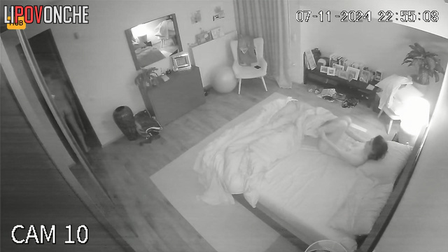 Her husband won't go to sleep without good sex for sweet dreams [couples]