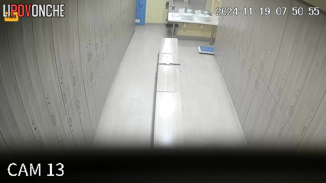 Blonde changed clothes and did not suspect that she is being filmed