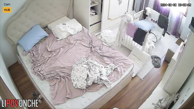 Naked and beauty girl saddled a cock her new neighbor