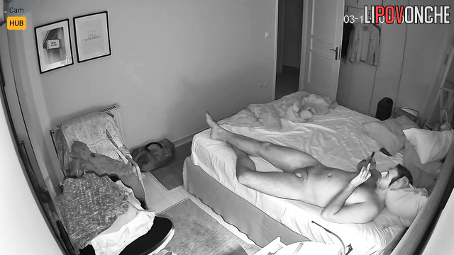 Her clit drives him crazy (long oral sex session)