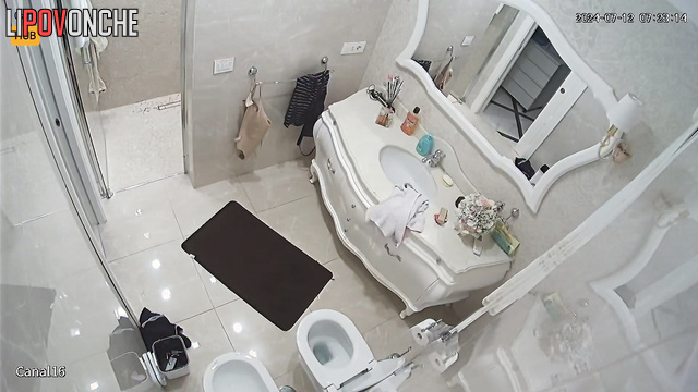 Hidden cam fixed morning routine of a couple (bathroom)