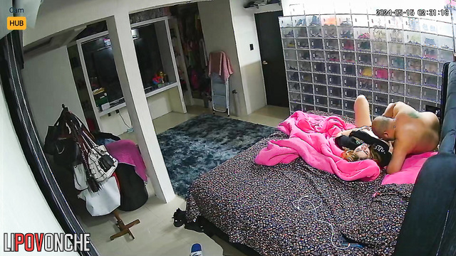 Babe sucking dick her chubby partner / hot home video