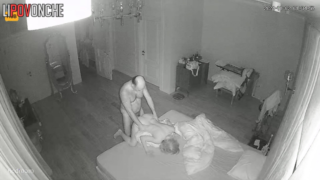 Blonde with perfect body jumping on a cock so energy