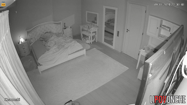 Romantic date going well / bedroom hidden camera