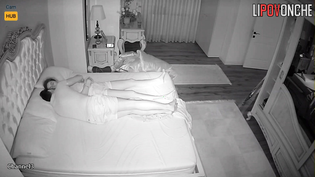 This couple having beauty sex on a huge bed (hidden video)