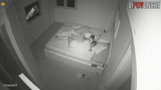 Wife seduced her husband with her amazing booty [he fucked her in doggy]