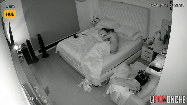She was happy to wake up from kisses of her husband [morning HD sex]