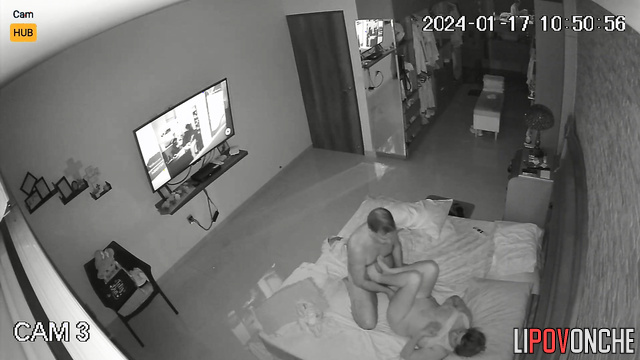 Old farts having each other in the bed (live video)
