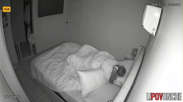 Blonde jumping on the cock and kissing her lover