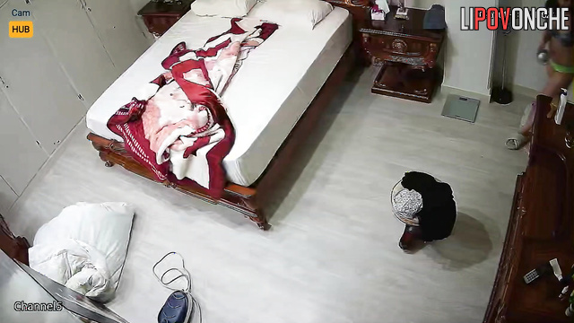 Sexy brunette is being watched right now (live video)