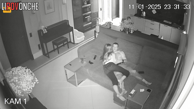 Russian guy fucked his girlfriend in mouth (live)