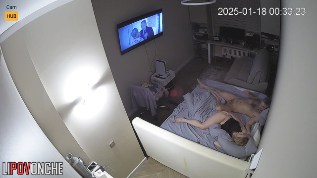 Mature gray-haired guy enjoying her body (hidden cam live)