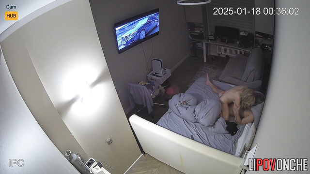 Mature gray-haired guy enjoying her body (hidden cam live)