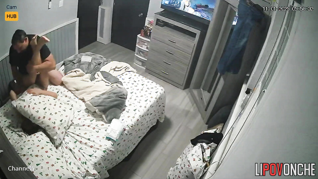 Mature lover giving her best feelings (bedroom video)