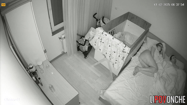 Guy fucking his chubby girlfriend in the dirty black socks