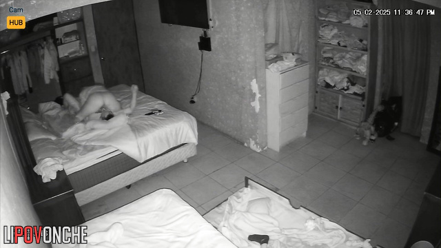 Their passionate love was fixed on camera in the night