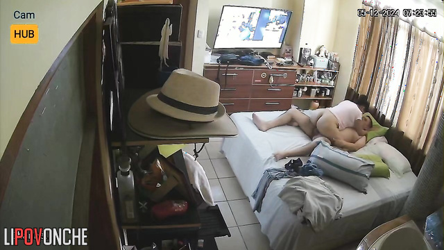 Chubby couple wants to cum instead of tv watching