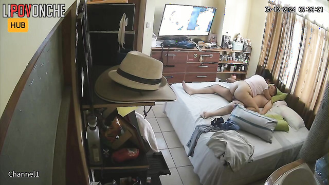 Chubby couple wants to cum instead of tv watching
