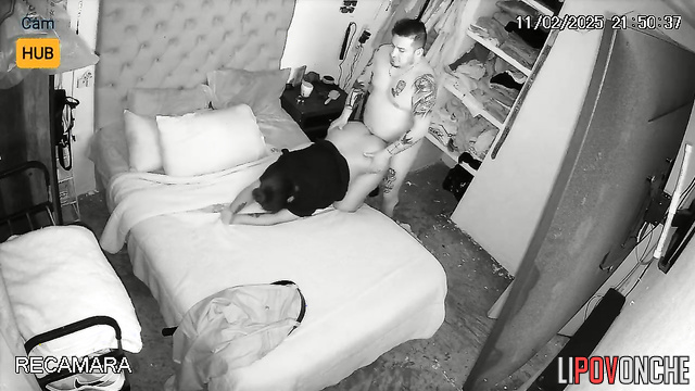 He threw her napkin after sex / hot bedroom video