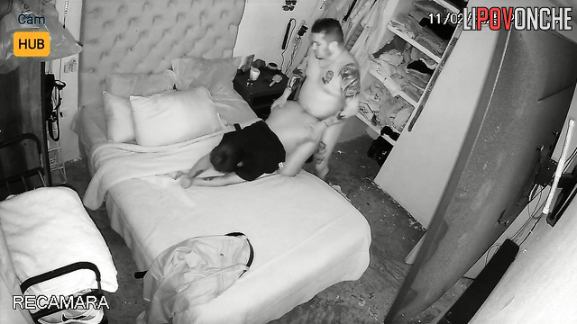 He threw her napkin after sex / hot bedroom video
