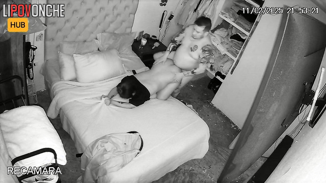 He threw her napkin after sex / hot bedroom video